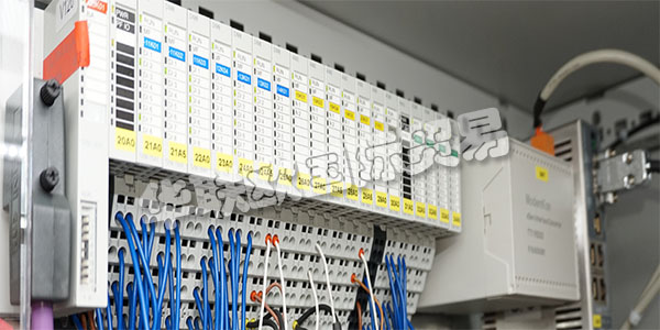 ALFREDKUHSE是您個人開關設備和控制系統的成熟制造商。他們從一個來源提供所有服務。ALFREDKUHSE是您的合作伙伴，從咨詢和規劃到生產和調試，再到支持，維護和現代化。