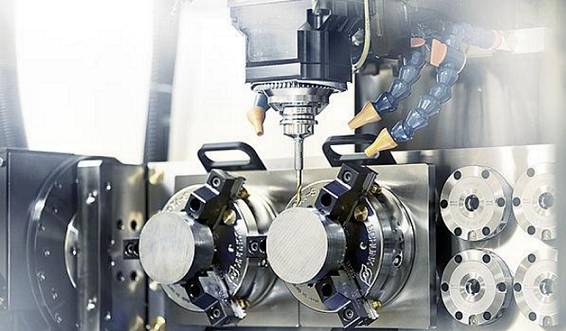 SCHUNK刀具夾持系統對機加工行業產生了前所未有的革命性影響。?模塊化夾持系統借鑒其優勢,它的作用遠不止于一個參考基準,還提供了包括定位、夾持以及接口通用等功能。這種夾持原理如今被認為是提高生產效率的最有效的方法之一,廣泛適用于從小型零件到大型零件,從粗加工到裝配應用的各種工藝。作為這一技術的先驅以及夾持技術和抓取系統的領導者,SCHUNK始終致力于開發新的應用領域,并在它的模塊化系統中新增了適用于直接夾持工件以及微小型零件的專業標準模塊。