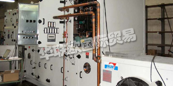 ROX-KLIMATECHNIK GmbH作為房間和工藝空氣技術(shù)設(shè)備和組件的制造商，是規(guī)劃者，工廠建設(shè)者和工廠操作員的合作伙伴。采用Rox-Klimatechnik GmbH中央空調(diào)的室內(nèi)空氣和工藝空氣技術(shù)有助于保持舒適的室內(nèi)氣候。清潔污染的廢氣是積極的環(huán)境保護。