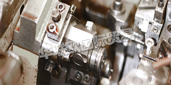 ARNOLD集團(tuán)憑借多年來在智能緊固系統(tǒng)和非常復(fù)雜的擠壓件生產(chǎn)方面的專業(yè)知識，已發(fā)展成為復(fù)雜緊固系統(tǒng)的綜合供應(yīng)商和開發(fā)合作伙伴。憑借他們對“藍(lán)色緊固系統(tǒng)”的新定位，這一發(fā)展過程現(xiàn)在將繼續(xù)在一個(gè)統(tǒng)一和協(xié)調(diào)的結(jié)構(gòu)下進(jìn)行。工程，緊固件和功能部件，以及進(jìn)料器處理系統(tǒng)，所有這些都來自單一來源 - 高效，持續(xù)和國際化。