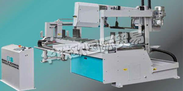 BERG&SCHMID的名字背后是一家由業(yè)主管理的公司,總部位于巴登 - 符騰堡州的雷塞克。Berg&Schmid成立于Wirtschaftswunder的早期,由Schmid家族經營了幾代人。