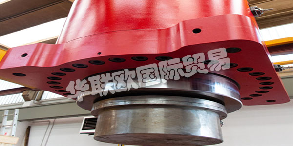 BOMBARDIERI SpA于1959年在意大利 Gazzaniga 成立,現(xiàn)在是一家私營(yíng)有限公司,擁有100多名訓(xùn)練有素的員工,分為三個(gè)工廠,兩個(gè)在意大利北部,一個(gè)在墨西哥。