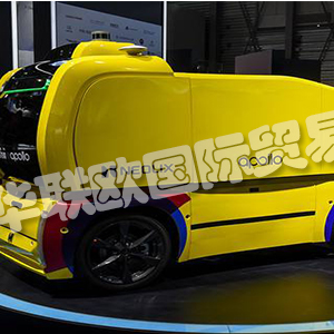 SmartFactoryJapan2019追加智能物流設(shè)備專(zhuān)區(qū),擴(kuò)大工廠自動(dòng)化并吸引物流業(yè)。圖為發(fā)那科對(duì)外賓展示其物聯(lián)網(wǎng)體系技術(shù)