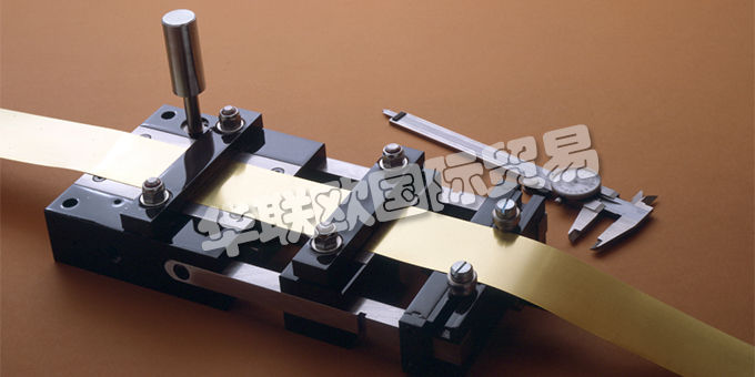 美國(guó)RAPID AIR公司的產(chǎn)品有：RAPID-AIR供料器、RAPID-AIR送料器、RAPID-AIR空氣送料器、空氣供給裝置、伺服供料器 矯直機(jī)、切割機(jī)、定長(zhǎng)切割機(jī)、線圈處理設(shè)備、刀具、電動(dòng)閥門(mén)、電動(dòng)執(zhí)行法閥。